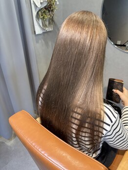 イロ(ilo)の写真/透明感のあるカラーを実現するためのケアブリーチが大好評！理想のスタイルを叶えるお手伝いをいたします☆