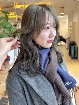 ビーチ(BEACH) 透明感ブリーチなしヘーゼルベージュロングレイヤー