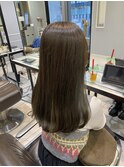 オリーブグレージュ