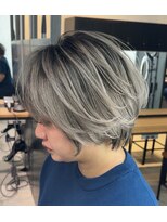 サロウィン 下北沢(SALOWIN)&nbsp;ホワイトベージュのシャドールーツ