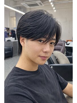 グロップ 町田(GLOP) センターパートをより輝かせる王道フェザーパーマ