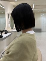 ニコトウキョウ 新宿(nico TOKYO) 20代30代切りっぱなしボブタッセルボブ顔周りレイヤーオリーブ