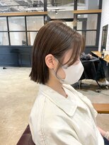 スペックホルダー(Spec Holder) 暗めカラーパツっとタイトボブ