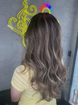 スパークスヘア(Sparks hair) エアータッチを使ったグラデーション☆