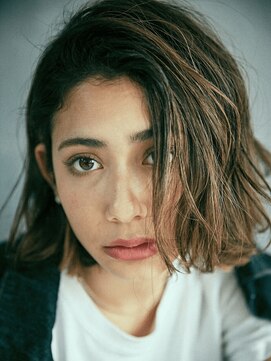 ジュール 新宿三丁目(Joule) ミディアムでも可愛い外国人風バレイヤージュ [新宿三丁目]