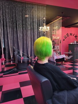 リミックス(REMIX by Love hair KING OF PRINCESS HAIR&EXTENTION) 原色派手髪　原色イエロー　原色ライムグリーン