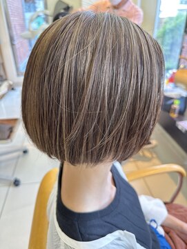 キサ ファータ 恵比寿(kisa fata) 大人ボブ前下がりショート203040代　ハイライトグレージュカラー
