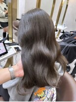 ロンド レア 天神大名店(Lond Le’a)&nbsp;天神大名ダブルカラーオリーブグレージュケアブリーチ韓国