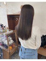 スロウ(sloe)&nbsp;ロングヘアで透明感カラー