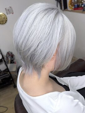 ブレイズヘアー(BLAZEhair) 【透明感バツグン】ホワイトシルバー×ブリーチ３回