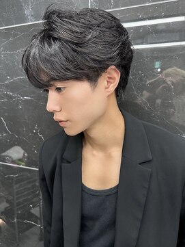 サイン メンズ 渋谷(SIGN men's) センターパートニュアンスパーマフェザーショートダウンパーマ