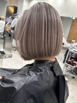 エイチ(H) xバレイヤージュ/イメチェン/ホワイトブロンド/外ハネボブ/美髪