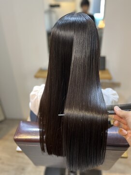 オウ(Ou) 艶髪ロング