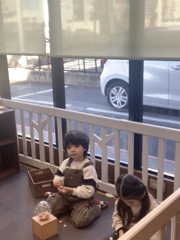 ヘア ショップキャリーの写真/【豊橋】キッズスペース有〇お子様連れも気兼ねなく通える!”もっとキレイになりたい”ママさんを後押し♪