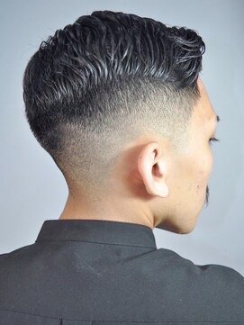 HIRO GINZA BARBER SHOP 栄店【ヒロギンザ バーバーショップ】【3/25 OPEN予定】 ニュアンスパーマ/波巻きツイストスパイラル[栄駅/理容室]
