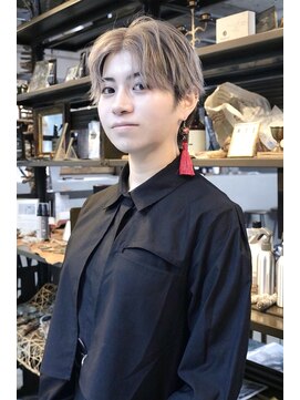 ステップボーンカットオオサカ(STEP BONE CUT OSAKA Via TICK-TOCK) 【ステップボーンカット】マニッシュハイトーンショート