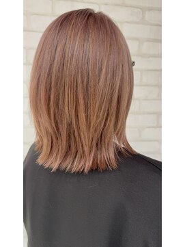 ビス ヘア アンド ビューティー 西新井店(Vis Hair&Beauty) 20代30代ミディアム外ハネボブハイトーンピンクベージュ