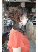 （結婚式ヘアアレンジ）　ふんわりねじりハーフアップ