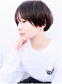 黒髪シンプルショートヘアスタイル
