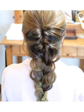 ルクス(Lux) #編み込みアレンジ