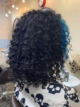 バグ 恵比寿(Bug) スパイラルパーマポイントカラー