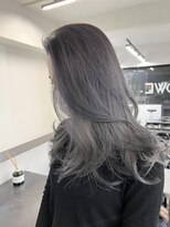 ルーヴェ(LOWE)&nbsp;【なつみ】バレイヤージュのホワイトグレージュ透け感カラー