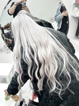 イリス 名古屋 名駅(Iris) white color