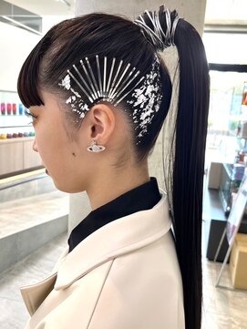 セル(CELL) ヘアセット ハイポニー ヘアピンアレンジ 黒髪ロング