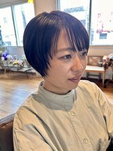 ヒビ(hibi) 顔周りがポイントのショート