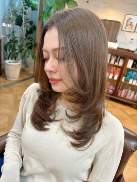 インビテーション(invitation) ハイレイヤースタイル×ミルクティーベージュ