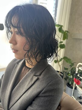 イルバイアトモス(ilu by Atmos) スパイラルパーマ × ボブ