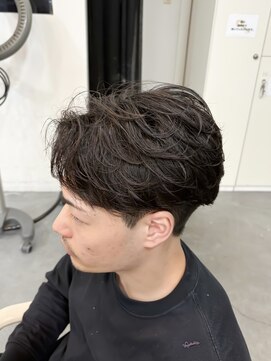 バース バイ ハピネス(BIRTH by happiness) フェザーパーマ/フェザーショート/センターパート