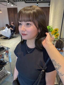 クラン バイ ナチュラル(clan by Natural) オリーブカラー×ワイドバング/くびれレイヤー/暗髪カラー