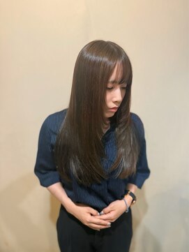 ヘアメイクアン(Hair Make Une) 透明感カラー ロイヤルベージュ×レイヤーで叶える軽やかロング