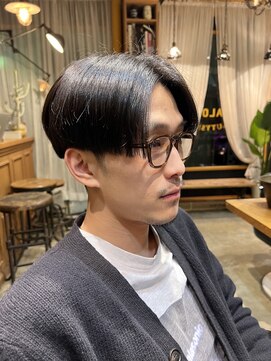 スピークイージー サルーン ビューティースミス(Speakeasy Saloon Beautysmith) センターパートショート