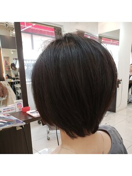 ショコラ アン 横須賀中央 大人の小顔ボブスタイル