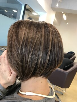 サロン マーニ(salon m ni) クール系前下がりボブ