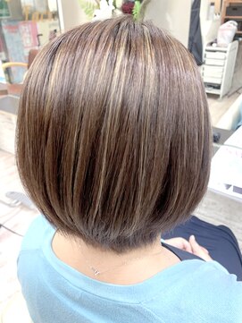 デザイナーズ ファクトリー(Designer's Factory) ハイライト コスメ縮毛矯正 ショートボブ