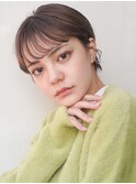 カーキグレージュ　ボブ　大人かわいい　フェザーバング　