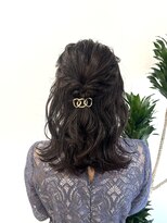 パーティーヘアセットゆるふわハーフアップ