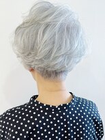 リコ(LIKO)&nbsp;大人のグレイショートスタイル☆大人ヘア/似合わせ/白髪染め