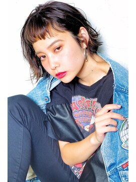 アボヘアー(Abo hair) 大人可愛いアッシュブラウン耳掛け小顔ショートボブパーマ