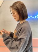 切りっぱなしボブ×オリーブベージュ
