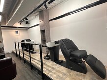 レヴェヘアプラス(rever hair)の雰囲気（業界初最新型シャンプー台フルフラット2台完備！）