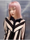 ホワイトピンク　ブリーチカラー　ボブ
