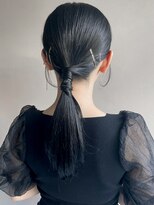 前髪シルキーベージュタイトヘアアレンジa