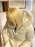 ホワイトブロンド抜きっぱなしブリーチハイトーンボブミニボブ