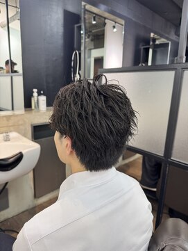クロムトウキョウ ザ バーバー 新宿本店(CHROM TOKYO the Barber) フェザーショート