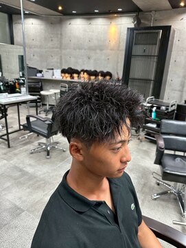 イーラ(era) 短髪ツイスパパーマ/メンズ/刈り上げ/眉毛/ツイスト