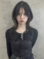 アイヴァン(AIVAN) ミディアムレイヤー ハッシュカット インナーカラーi